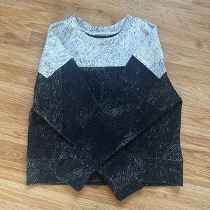 Banana Republic Crew - Size L